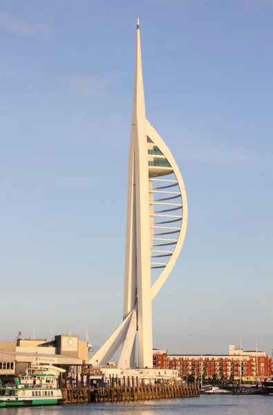 Do wieży Spinnaker tower — Zdjęcie stockowe