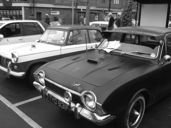 Velhos carros clássicos retro — Fotografia de Stock