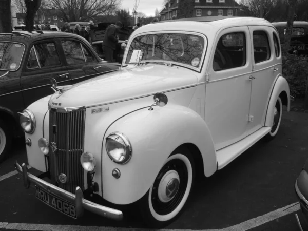 Viejos coches clásicos retro —  Fotos de Stock