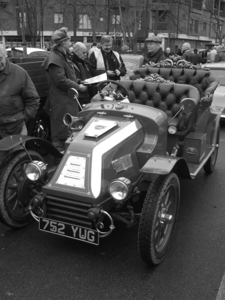 Velhos carros clássicos retro — Fotografia de Stock