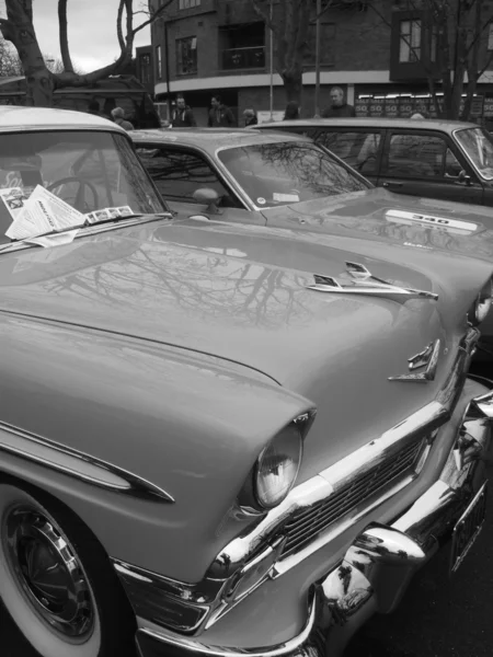 Velhos carros clássicos retro — Fotografia de Stock