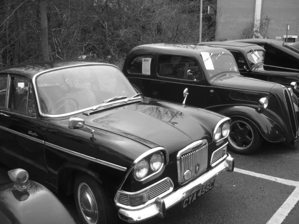 Velhos carros clássicos retro — Fotografia de Stock