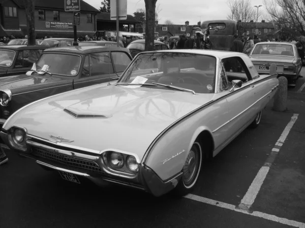 Velhos carros clássicos retro — Fotografia de Stock