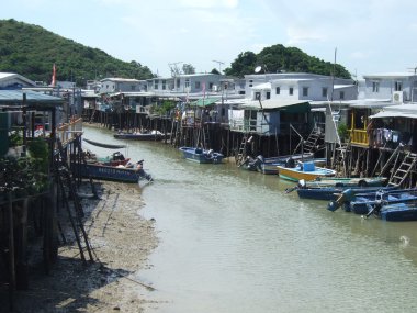 Stilts üzerinde inşa balıkçı köyü