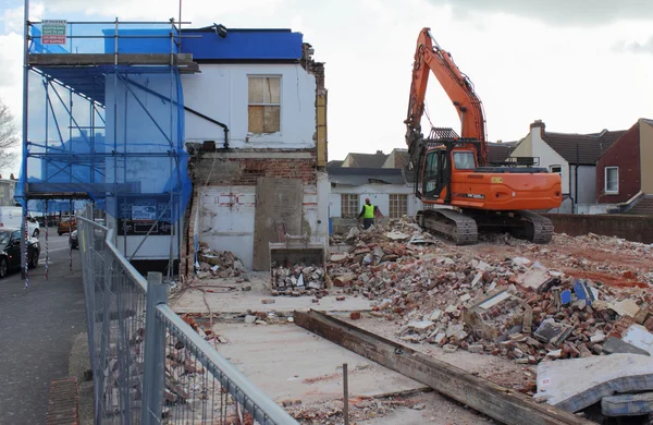 Demolishing of a building — Stock Photo, Image