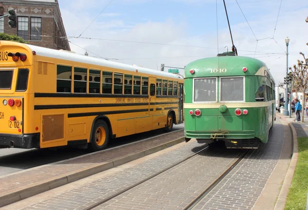 Den berömda spårvagn bilar av san francisco, 2: a april 2013 — Stockfoto