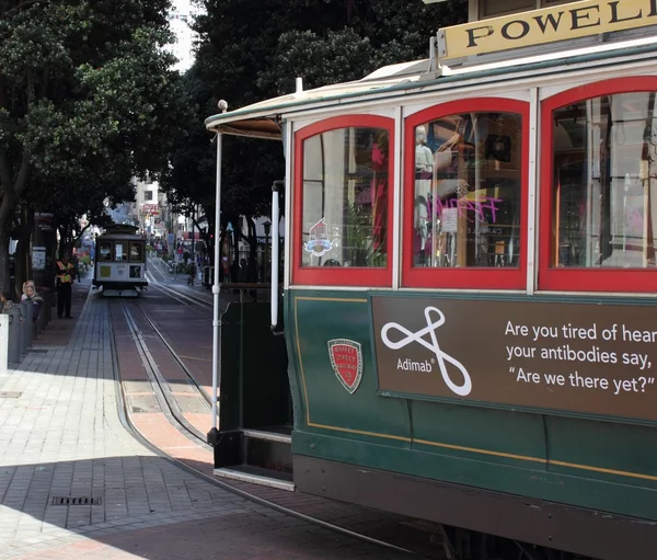 The famous cable cars of San Francisco, 2nd april 2013 — Stock Photo, Image