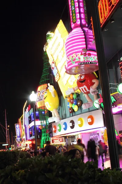 Las Vegasin Strip yöllä — kuvapankkivalokuva