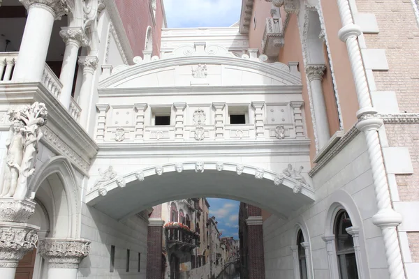 The Venetian hotel along the Las Vegas strip — Stock Photo, Image