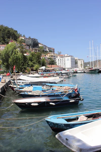 Rybářské lodě na fethiye — Stock fotografie