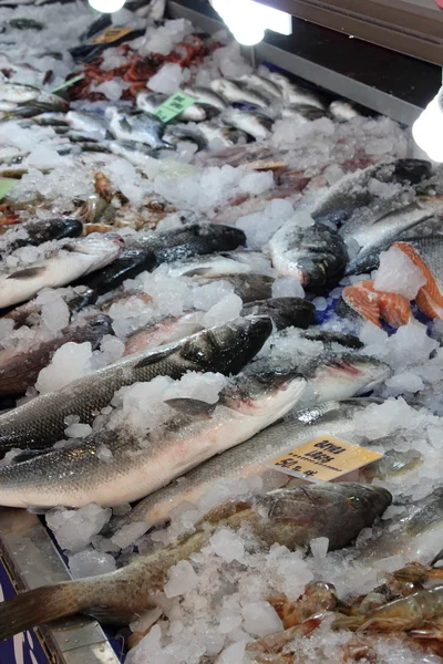 Рыбный рынок — стоковое фото