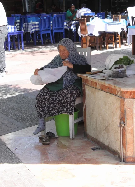 Eine alte türkische Dame — Stockfoto