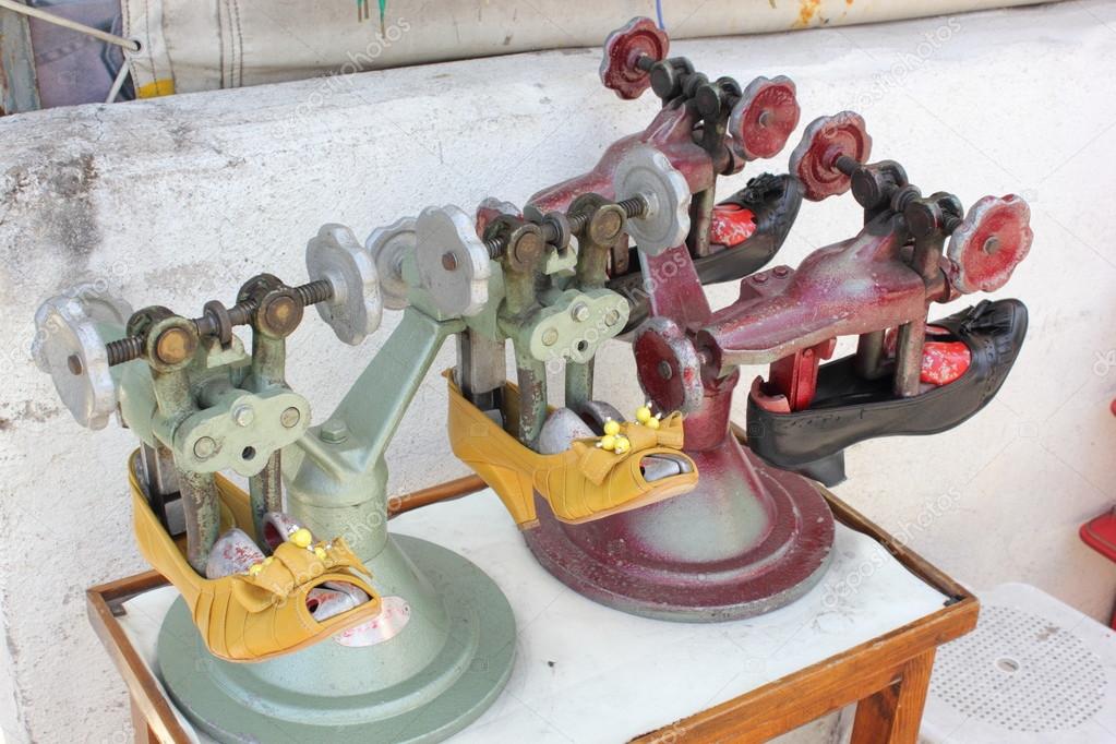 cobblers shoe stretcher