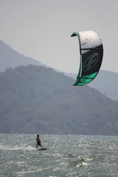 Kitesurfen — Stockfoto