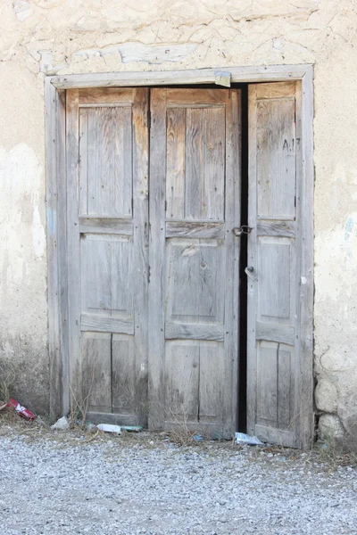 Velhas portas de madeira — Fotografia de Stock