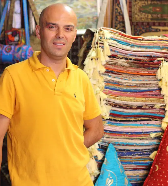 Tkaniny, tkaniny i tureckie dywany — Zdjęcie stockowe
