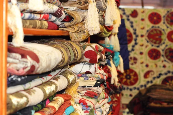 Tejidos coloridos y textiles —  Fotos de Stock
