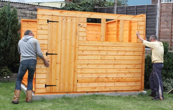 Building a wooden shed — Stock Photo, Image