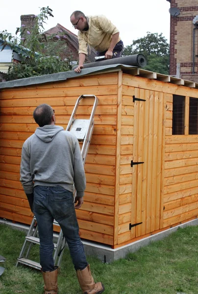 Building a wooden shed — Stock Photo, Image