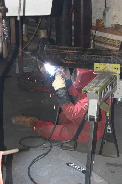 A welder wearing his full personal protection equipment, ppe — Stock Photo, Image