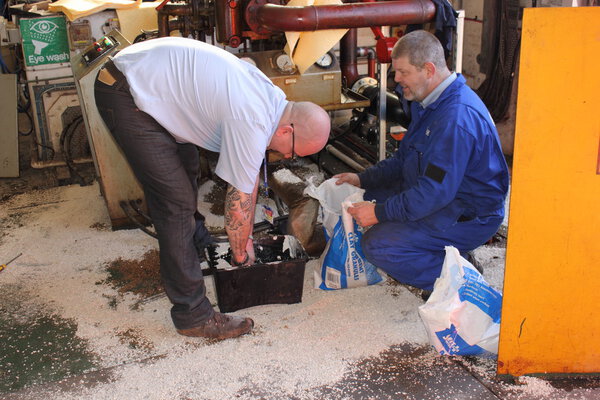 разлив дизельного топлива
