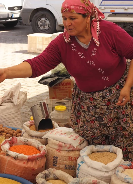 Productos frescos de especias en el mercado — Foto de Stock