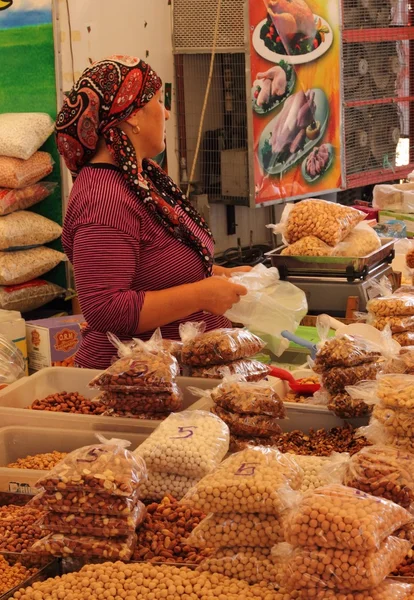 Fresh market produce of nuts — Stock Photo, Image