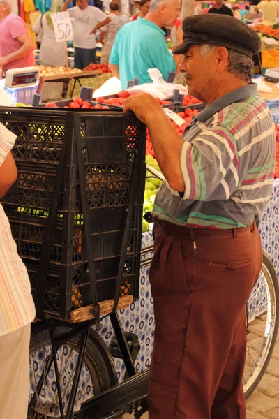 Un hombre turco de compras — Foto de Stock