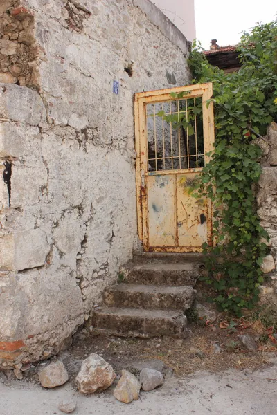 Old metal door — Stock Photo, Image