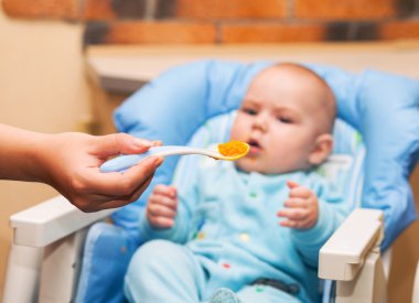 erkek bebek besleme annesi ise