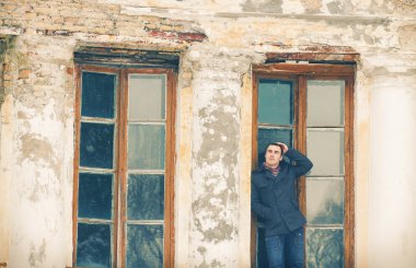 sıcak ceket poz içinde adam