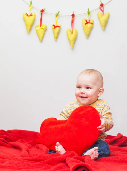 Sladký chlapeček se srdcem — Stock fotografie