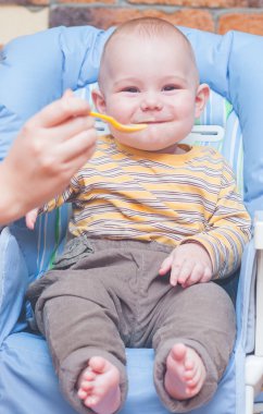 voeden van een baby