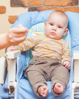 voeden van een baby