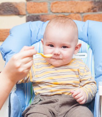 voeden van een baby