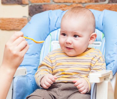 voeden van een baby