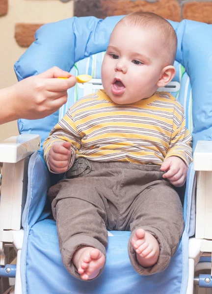 voeden van een baby