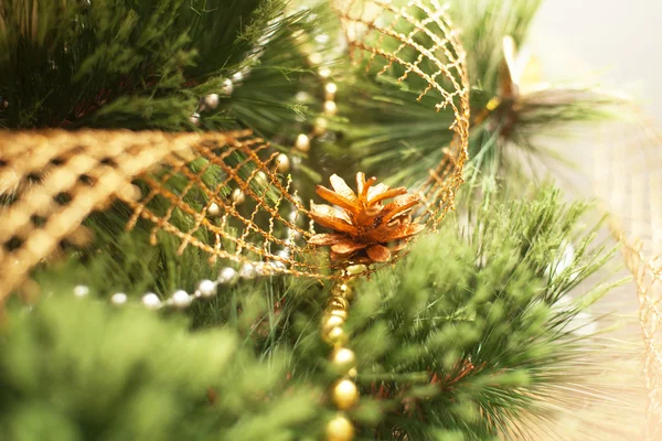 Árbol de Navidad con bulto — Foto de Stock