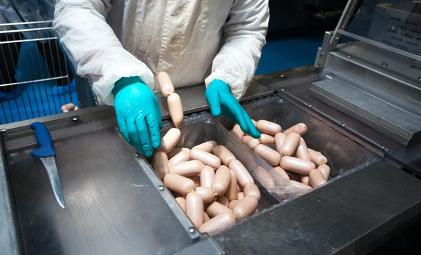 Salsicha na fábrica — Fotografia de Stock