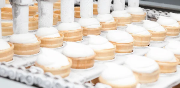 Ice-cream on factory — Stock Photo, Image