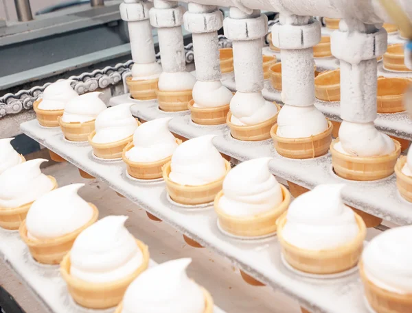 冰淇淋工厂 免版税图库照片