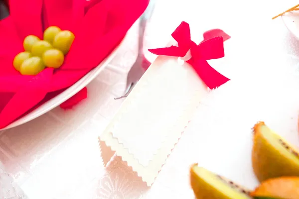 Cartão de Visitante em branco na mesa do restaurante — Fotografia de Stock