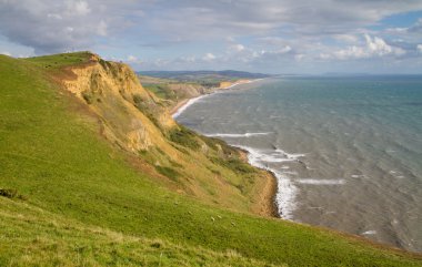 güzel dorset jurassic coast West bay doğru bakıyor