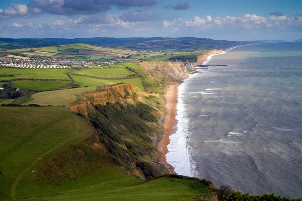 Dorset pobřeží pohled směrem k západním bay a chesil beach — Stock fotografie