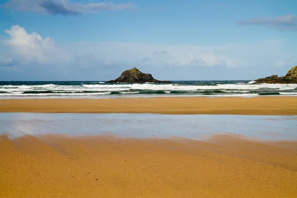 Crantock beach Cornwall Inglaterra Reino Unido cerca de Newquay y en la ruta costera suroeste —  Fotos de Stock