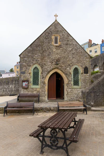 Iglesia de St Julians Tenby Pembrokeshire Gales Occidental en el puerto —  Fotos de Stock