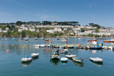 fowey cornwall yakınındaki st austell polruan İngiltere'den teknelerle