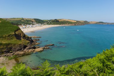 Pentewan plaj ve sahil cornwall güzel bir mavi gökyüzü yaz günü mevagissey ve porthpean İngiltere arasında