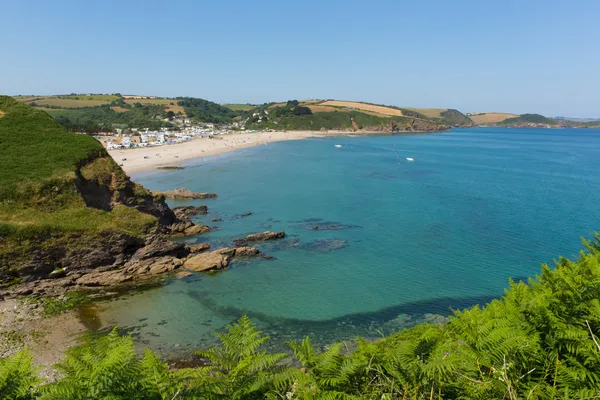 Pentewan playa y costa Cornwall entre Mevagissey y Porthpean Inglaterra Reino Unido en un hermoso cielo azul día de verano —  Fotos de Stock