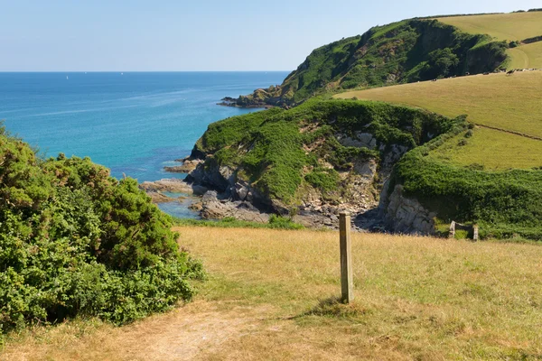 从 pentewan 朝梅瓦吉西英格兰康沃尔郡南部西海岸路径 — 图库照片